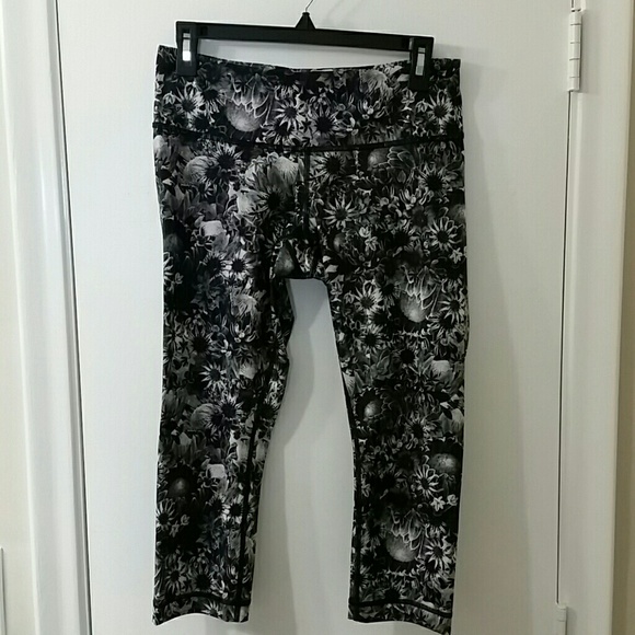 Lululemon Wunder Under Crop Pants