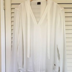 Blouse classic size M