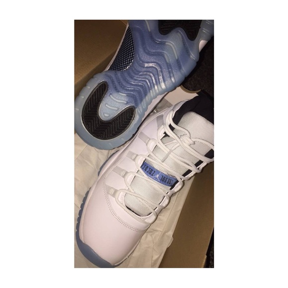 Retro Jordan 11 Columbia - Picture 2 of 4