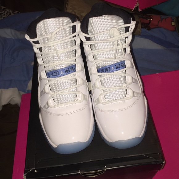 Retro Jordan 11 Columbia - Picture 3 of 4