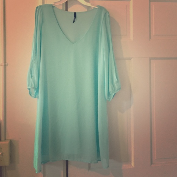 Turquoise shift dress with slitted sleeves