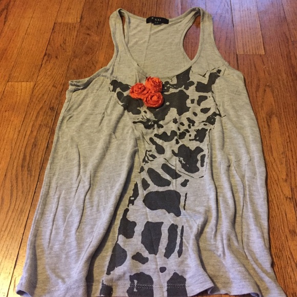 Razor back, giraffe tank