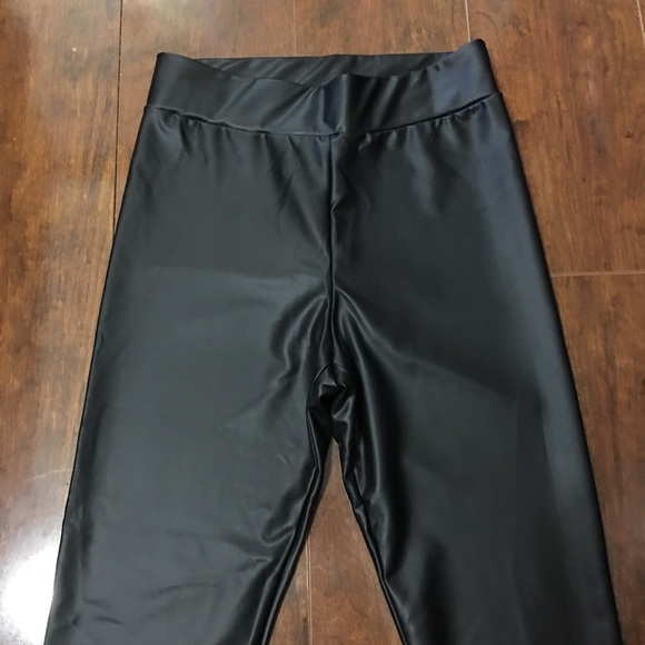 black leggings - Picture 2 of 3