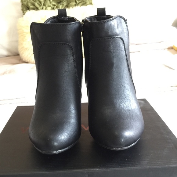 Boots - Picture 2 of 4