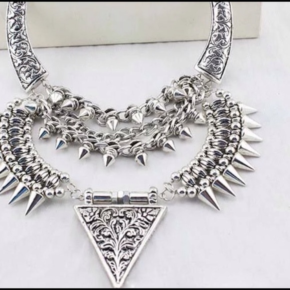 New Bohemian Punk Spikes Style Necklace - Picture 3 of 3