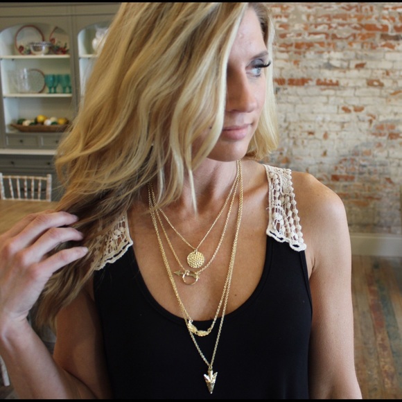 ✨RESTOCKED ✨Gold tone layered necklace set - Picture 2 of 2