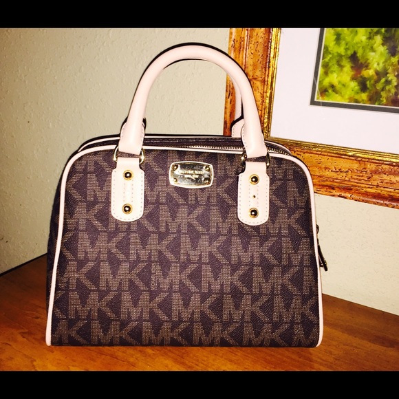 Michael Kors Handbags - Michael KORS Signature Satchel NWT