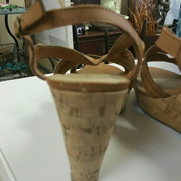 Kelly and Katie Wedges - Picture 4 of 4