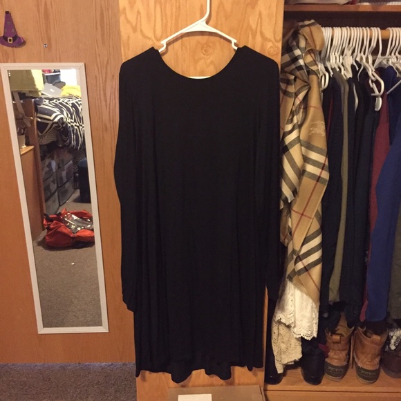 Black long sleeve shift dress