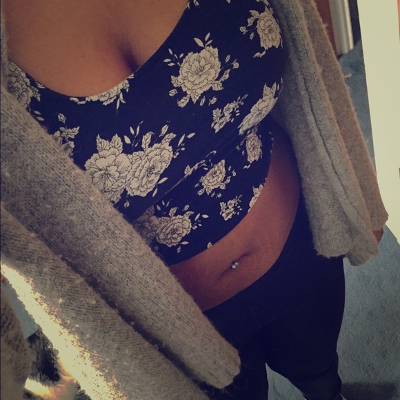 !!!Forever 21 🌸 crop top!!!