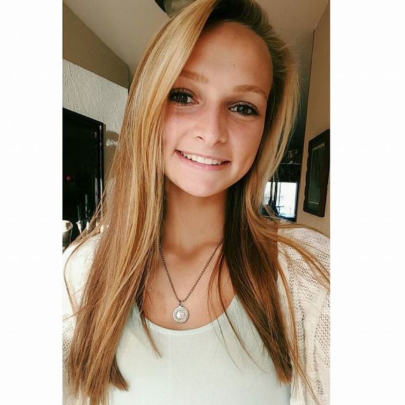 Meet your Posher, Leah - Picture 1 of 1