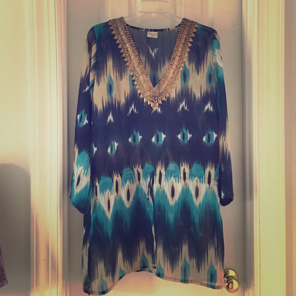 Sheer top/coverup.