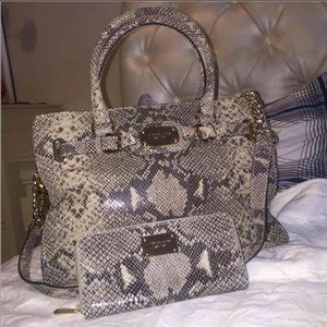 Michael kors embossed Hamilton set