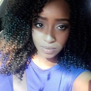 Meet your Posher, Ellaquay