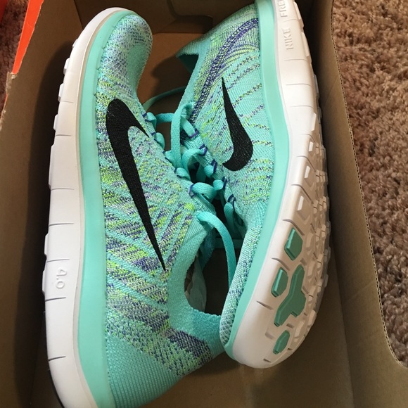 Nike Shoes - Nike free run 4.0 flyknit