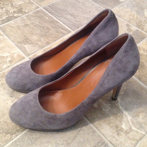 Gray banana republic Kristen suede pumps