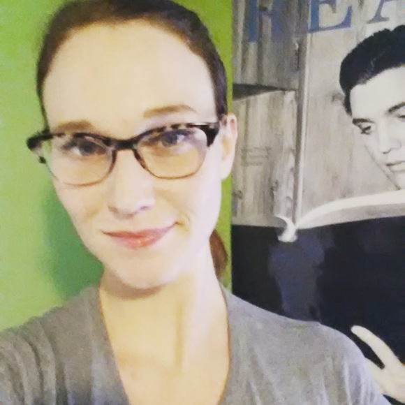 Meet your Posher, Nora