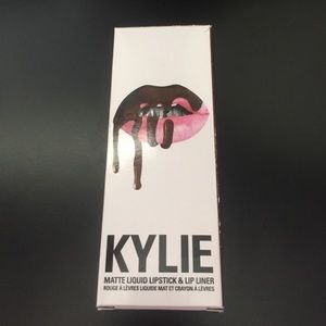 Kylie Jenner lipkit true brown k