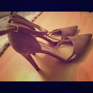 Saks fifth ave made in Italy nude pumps