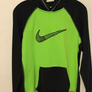 nike therma - fit hoodie