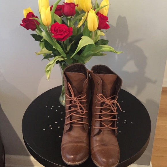 Brown heeled ankle boots - Picture 2 of 4