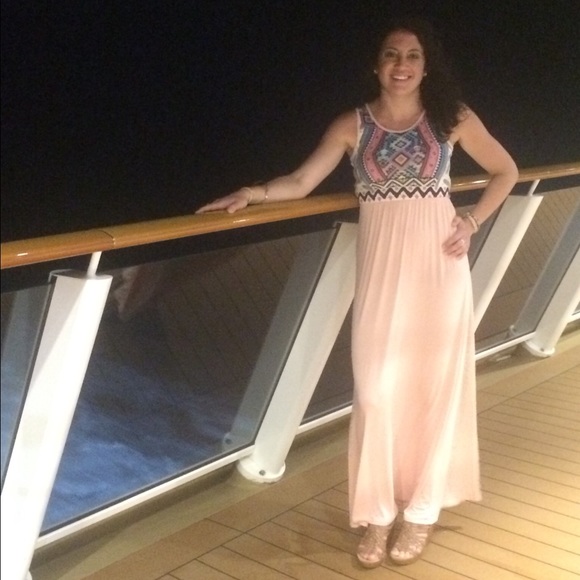 Meet your Posher, Megan - Picture 3 of 4