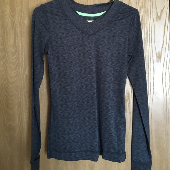 Black long sleeve work out shirt
