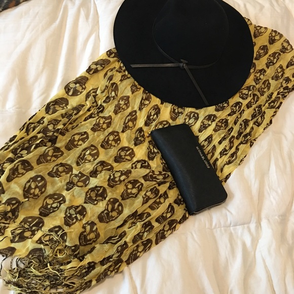 Gold & Brown Skull Print Scarf 💛💀