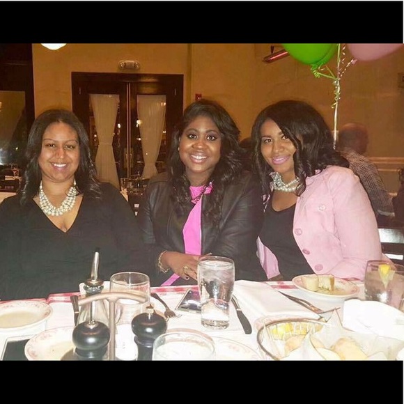 Meet your Posher, Ashley! ๐ - Picture 6 of 8