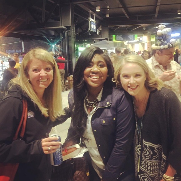 Meet your Posher, Ashley! ๐ - Picture 7 of 8