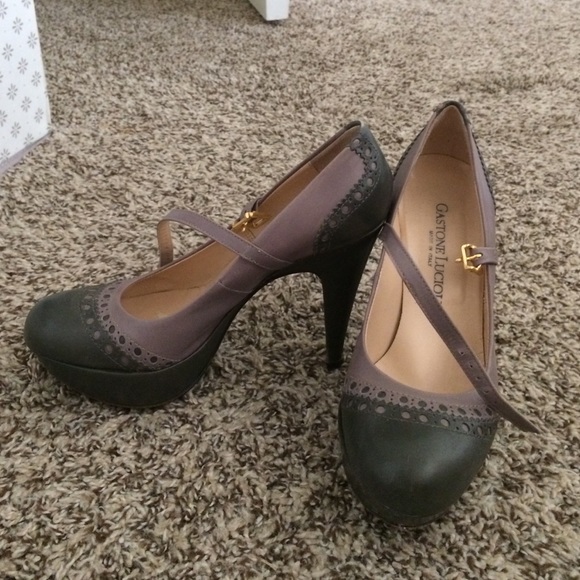 Heels - Picture 2 of 4