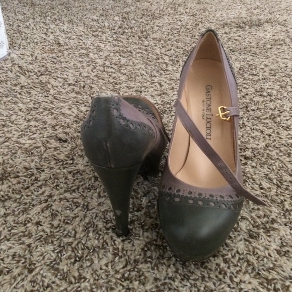 Heels - Picture 3 of 4