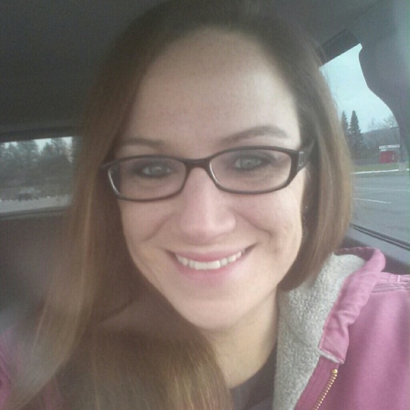 Meet your Posher, Amanda - Picture 1 of 1