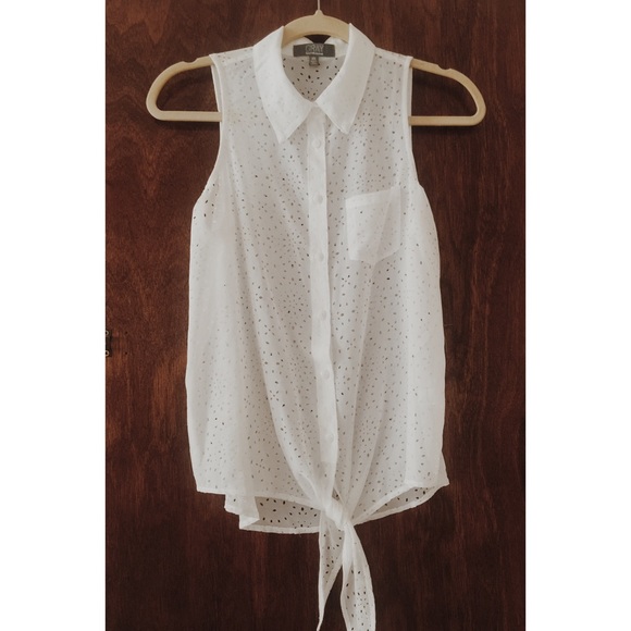 Sleeveless spring shirt