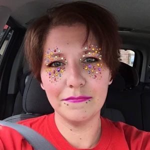 Meet your Posher, Crystal