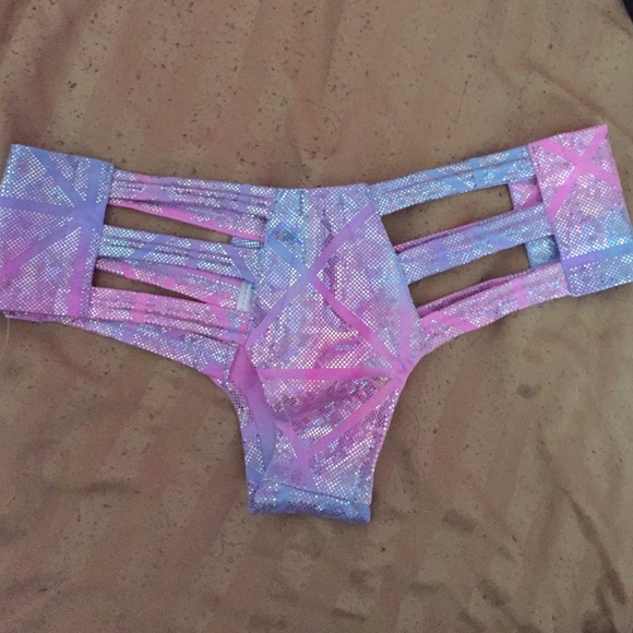 Iheartraves underwear