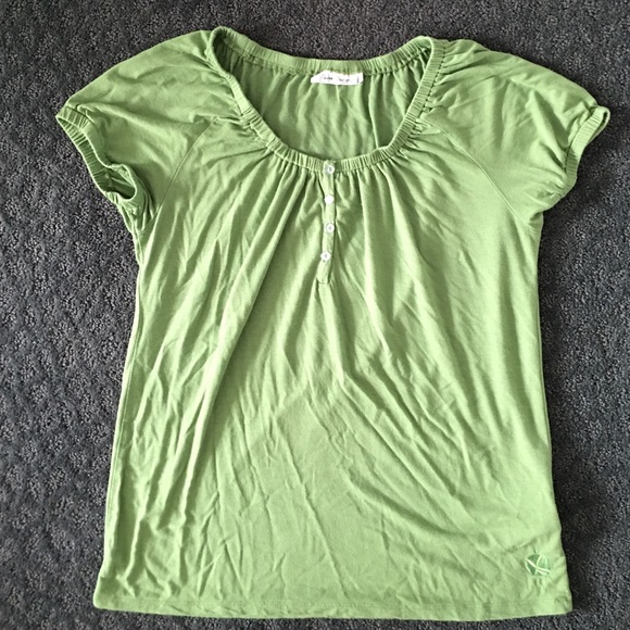 Carve Design Top. Like New