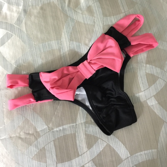 New Black & Pink w/ Bow Cheeky Bikini Bottoms - Picture 2 of 3
