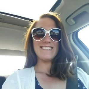 Meet your Posher, Alicia