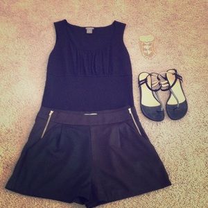 Stylish black shorts size large