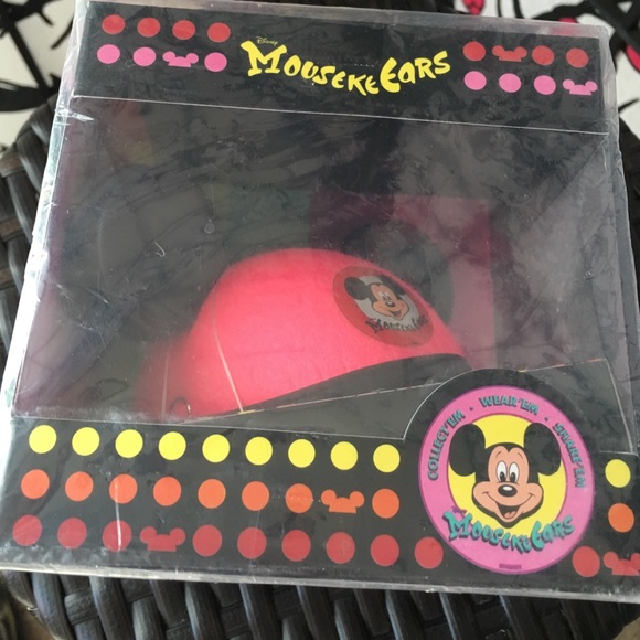 NWT collectible Disney hair piece