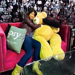 Meet your Posher, Jennifer