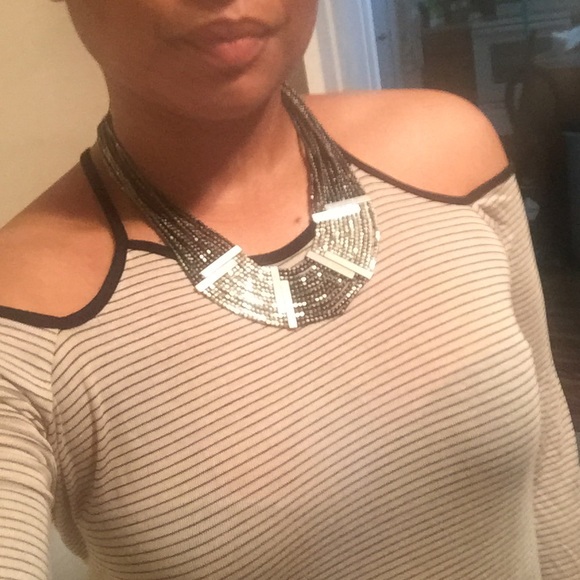 Cold Shoulder Top - Picture 2 of 4