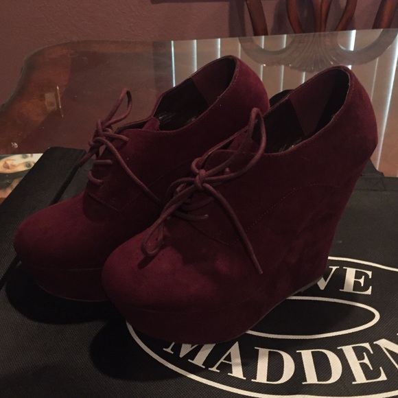 Steve Madden lace up wedges