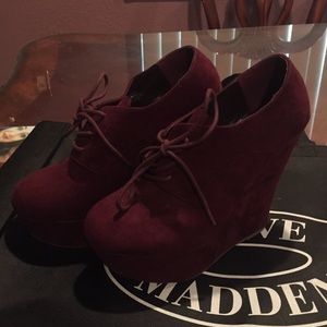 Steve Madden lace up wedges