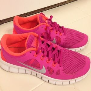 Nike Free Run 3.0✨ size Y5/womens 7.5