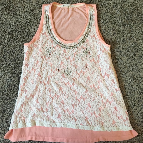 Coral/peach tank top with lace💕