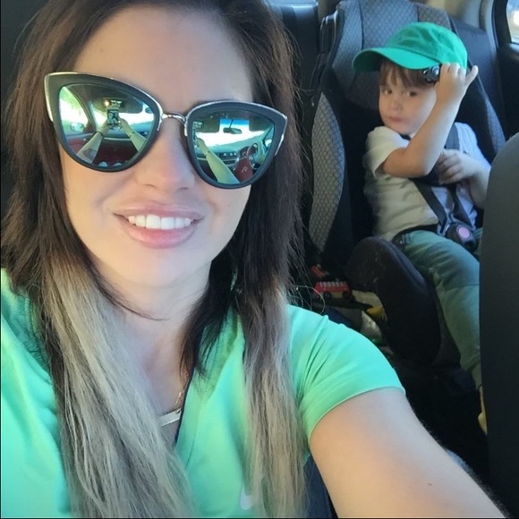 Courtney lmfao - Picture 3 of 4