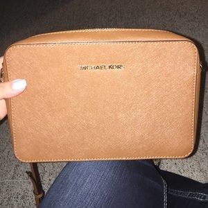 Michael Kors crossbody bag! ✨100% AUTHENTIC ✨