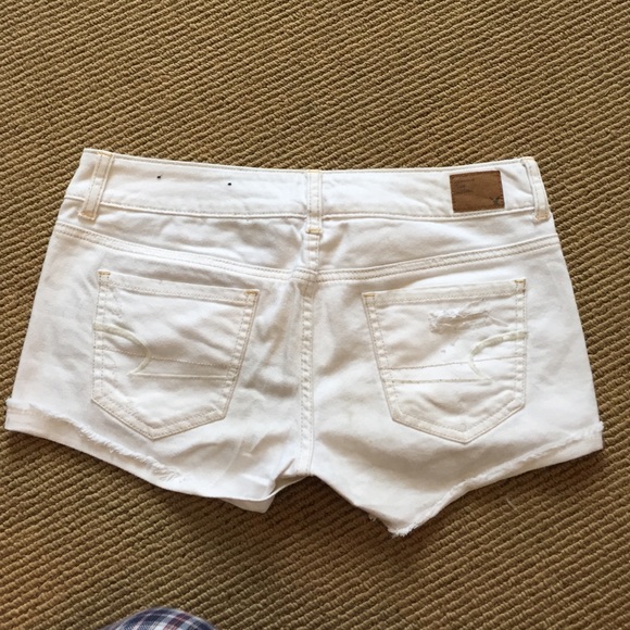 White shorts - Picture 2 of 4
